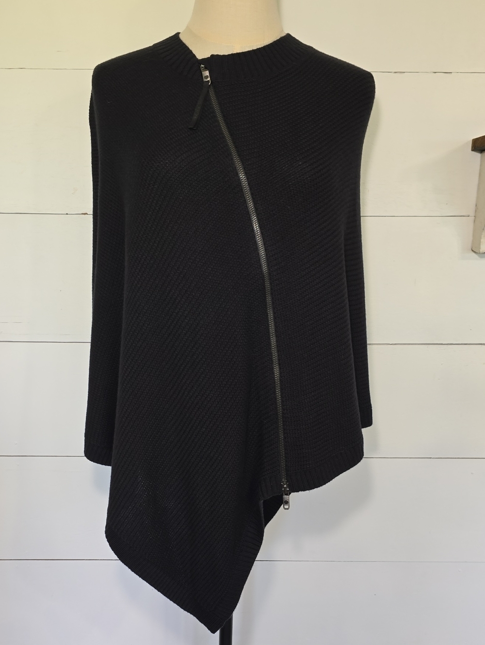 Lululemon On The Go Poncho Sweater Black Merino Wool Blend Asymmetrical Zip